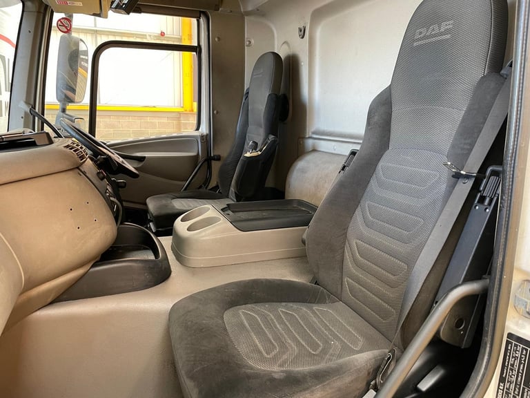 DAF CF75 310 EURO 5, 6X2, 26 TONNE INSULATED BOX 