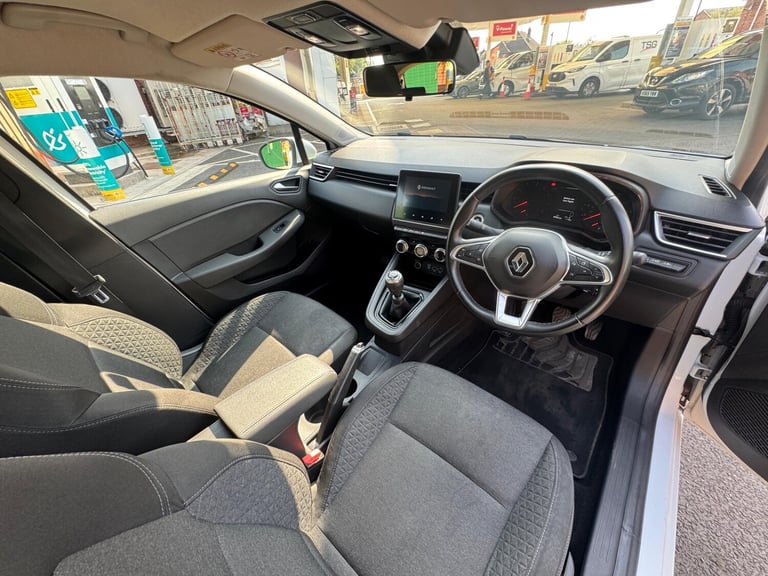 2021 Renault Clio 1.0 TCe 90 Iconic 5dr HATCHBACK Petrol Manual