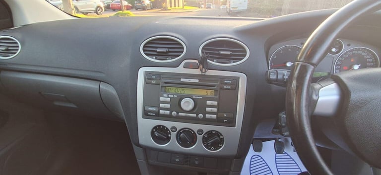 2006 Ford Focus 1.6 Zetec 5dr [Climate Pack] HATCHBACK PETROL Manual