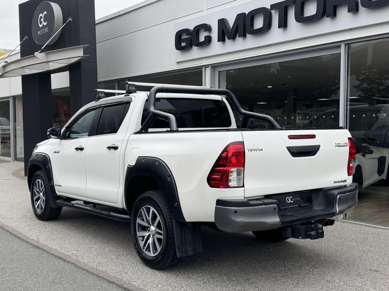 2020 Toyota Hilux 2.4 D-4D Invincible X Auto 4WD Euro 6 (s/s) 4dr (TSS) PICK UP Diesel Automatic