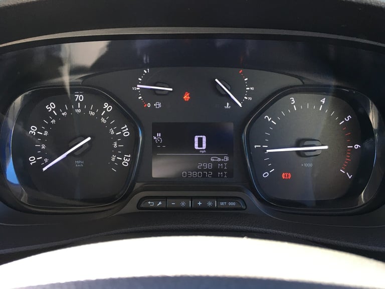 2018 Peugeot Traveller 1.6 BlueHDi Active Standard MPV 5dr Diesel Manual MWB