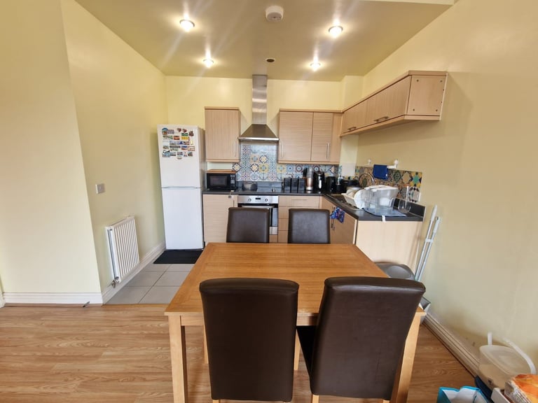 2 BED -1 BATH -1 ENSUIT OPEN PLAN DINNER | KITCHEN -FULLY FURNISHED AVAILABLE FOR A SMALL FAMILY  