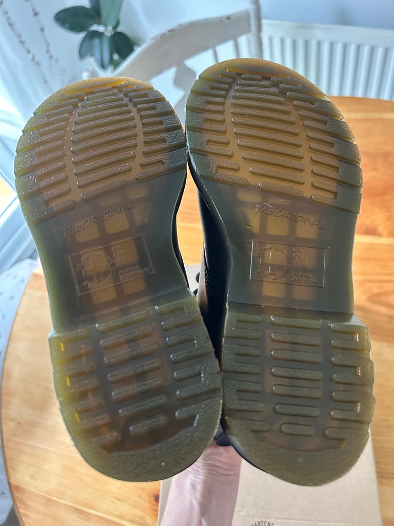 1460 Vonda Floral Dr Marten Black Boots