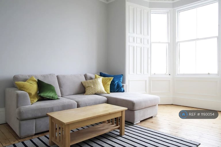 2 bedroom flat in Dundee Terrace, Edinburgh, EH11 (2 bed) (#1193054)