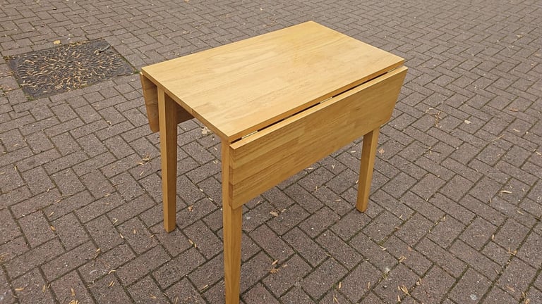 Drop leaf dining table 