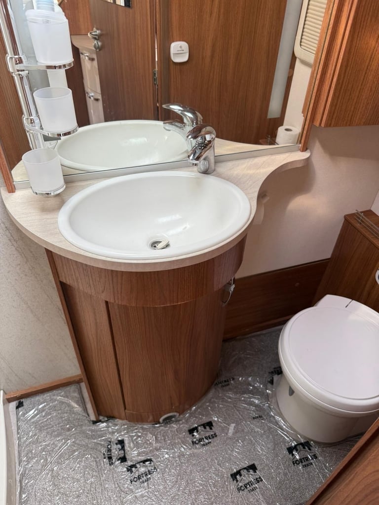 2015 Frankia 640 - 3 ltr - 49,000 Miles - 4 Berth / 2 Belts 