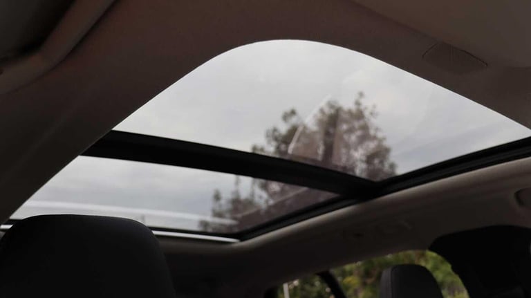  Volvo XC40 B4 (P) Ultra Bright (Sunroof, Harman Kardon, 360 Camera) Petrol/Electric Hybrid Autom...