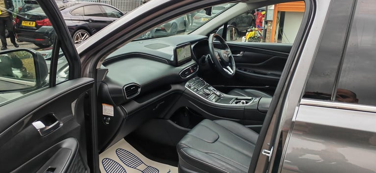 2023 Hyundai Santa Fe 1.6 T-GDi 13.8kWh Ultimate Auto 4WD Euro 6 (s/s) 5dr ESTATE Petrol/Electric...