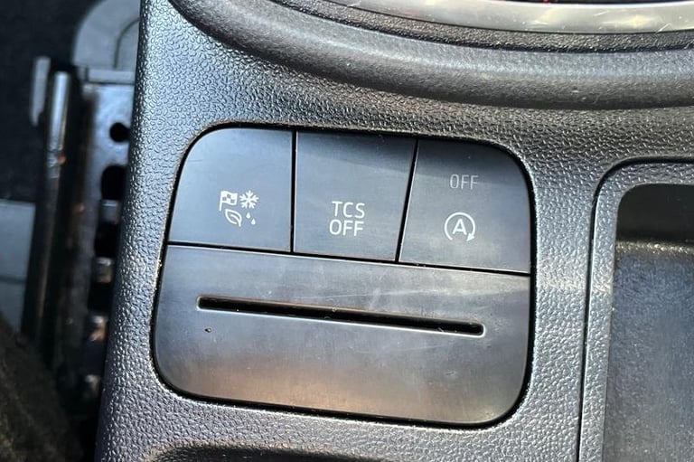 2022 Ford Puma ST-LINE | Ford Sync 3 Touchscreen Navigation | Cruise Control Manual Hatchback Pet...