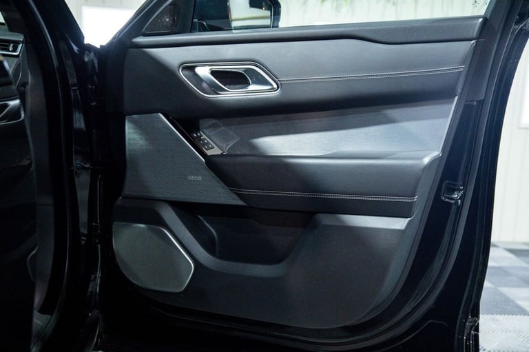 2019 Land Rover Range Rover Velar 3.0 D300 R-Dynamic HSE SUV 5dr Diesel Auto 4WD Euro 6 (s/s) (30...