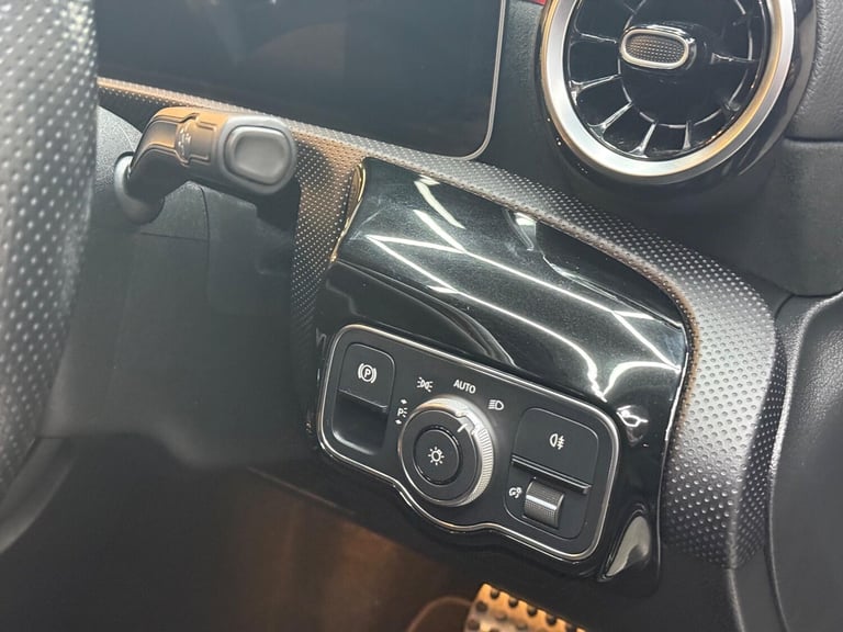 2019 Mercedes-Benz A-Class 1.5 A180d AMG Line (Executive) 7G-DCT Euro 6 (s/s) 5dr HATCHBACK Diese...