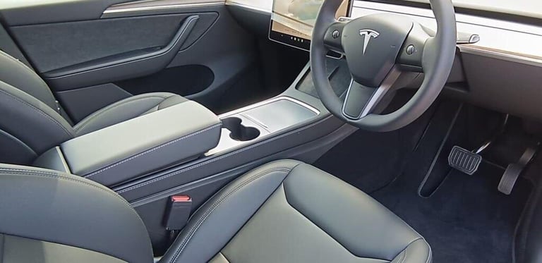 2025 Tesla Model Y (Dual Motor) Long Range Auto 4WDE 5dr MPV Electric Automatic
