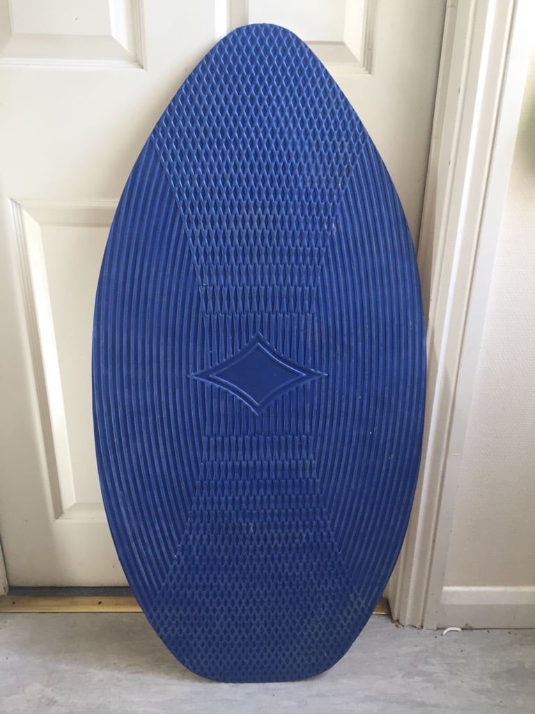 Skimboard surf board in wood with foam top
