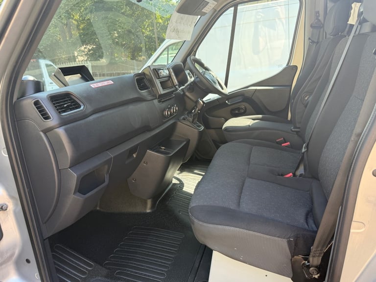 2020 VAUXHALL MOVANO 2.3L DIESEL SILVER MANUAL 9 SEATER CREW COMBI VAN - 97K