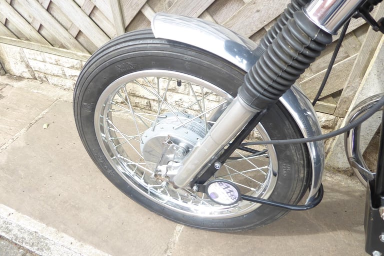 ROYAL ENFIELD CAFE RACER 350 J REG REAR SETS SINGLE SEAT 1 YEARS MOT