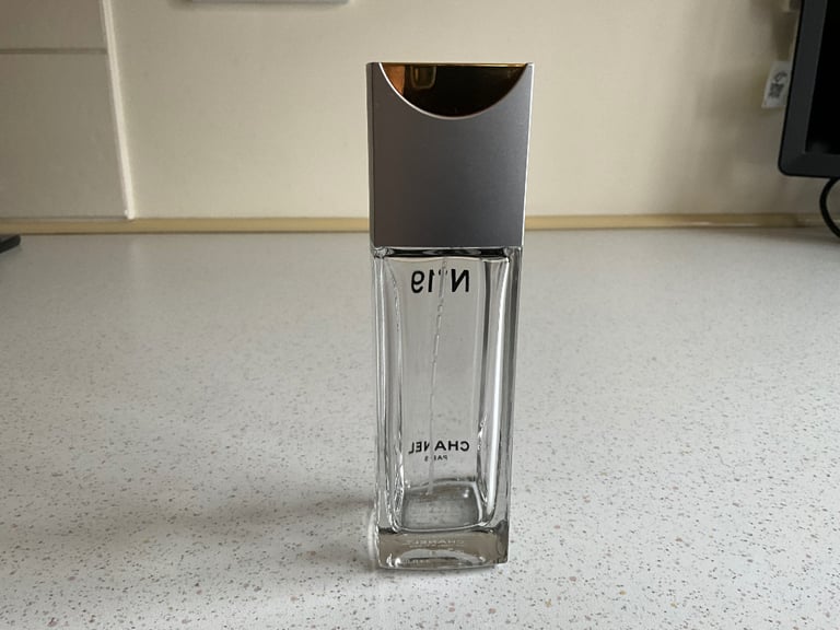 Chanel No.19 Empty Eau de Toilette Perfume Bottle, 100ml, Spray type, Gold top Chanel logo