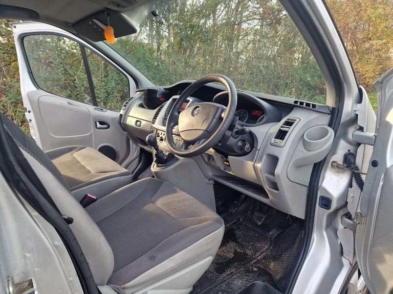 2014 Vauxhall Vivaro Silver  Drives Perfect  12mth MOT  SWB  Ready to Work