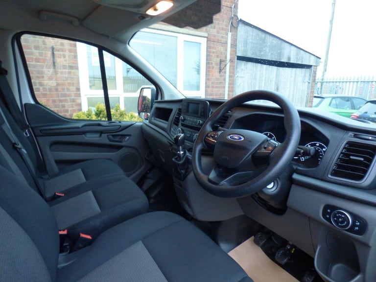 FORD TRANSIT CUSTOM 2.0 Transit Custom Leader Van 300 L2 2.0L EcoBlue 130PS FWD
