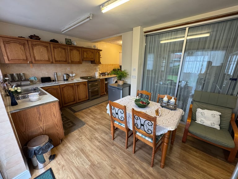 3 bedroom house in 3 Bedroom Semi Detached House – Oaklands Avenue, Edmonton N9