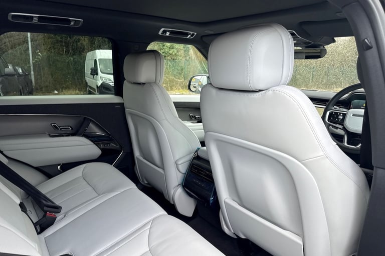 2025 Land Rover Range Rover Sport 3.0 D300 MHEV SE Auto 4WD Euro 6 (s/s) 5dr SUV Diesel Automatic
