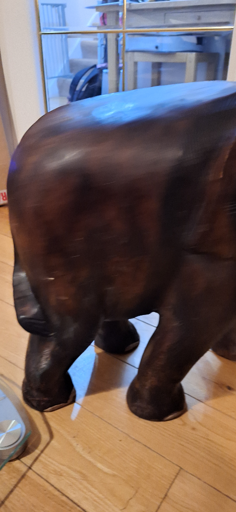 Amazing Elephant (15kg) Hand carved wood, in one piece. An eye catcher imported from Thailand