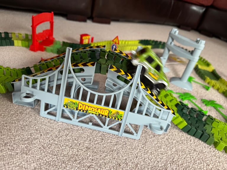 Flexible track and car