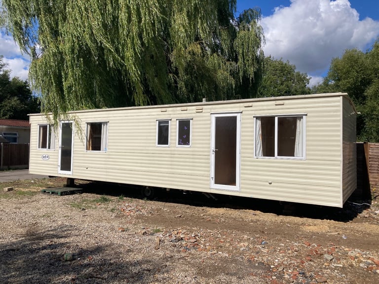 Available on the 12th November 2/3 bedroom mobile home 