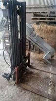Forklift mast for tractor