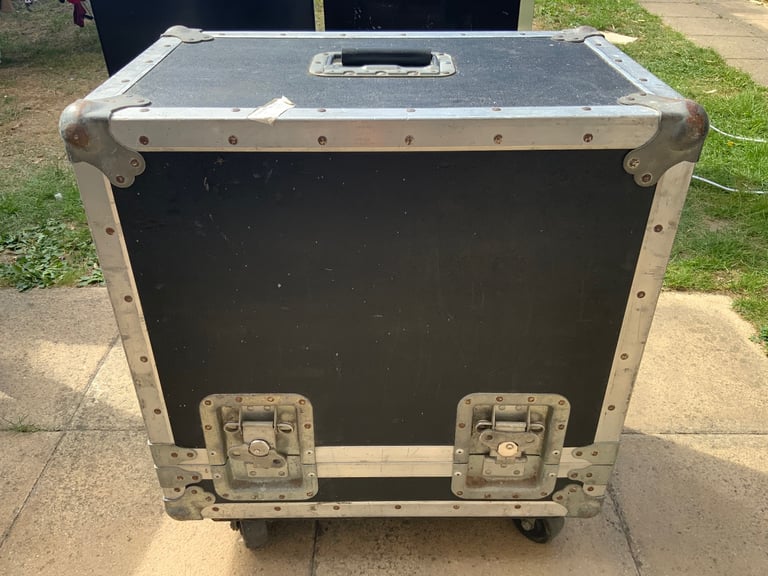 Mesa Boogie Mark III Purple Stripe with wheeled flight case