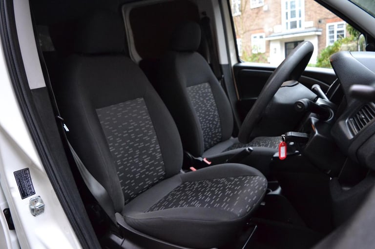 2017 Vauxhall Combo COMBI,PANEL,CREW VAN 5 SEATS,2300 CDTI
