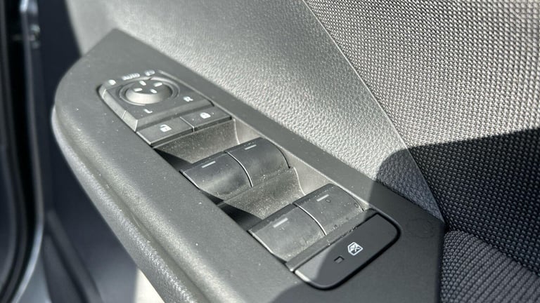 2024 Toyota C-HR 1.8 VVT-h Icon SUV 5dr Petrol Hybrid CVT Euro 6 (s/s) (140 ps) HATCHBACK Petrol/...