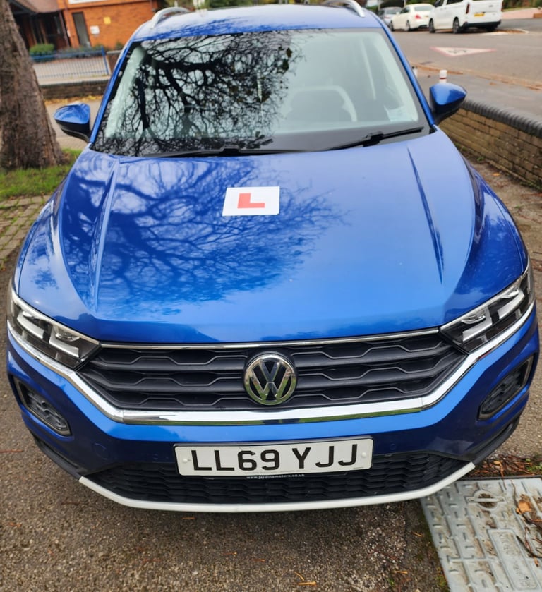 Volkswagen, T-ROC, Hatchback, 2019, Semi-Auto, 1498 (cc), 5 doors