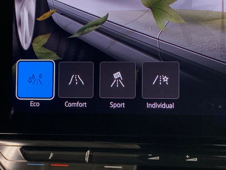 2022 Volkswagen ID.3 Pro Performance 58kWh Family Hatchback 5dr Electric Auto (204 ps) - LED - R ...