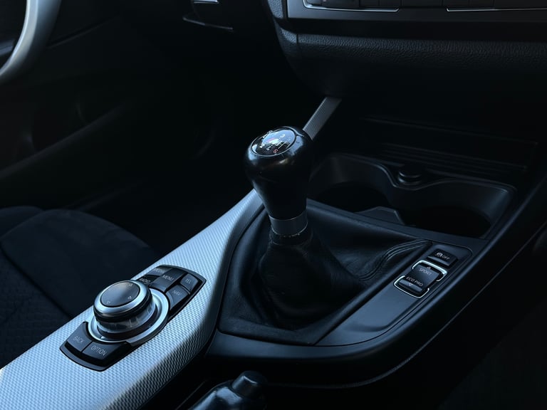 BMW, 1 SERIES, Hatchback, 2014, Manual, 1995 (cc), 5 doors