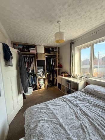 Stunning 2 Bed, 2 Reception End-of-Terrace house in Dartford 