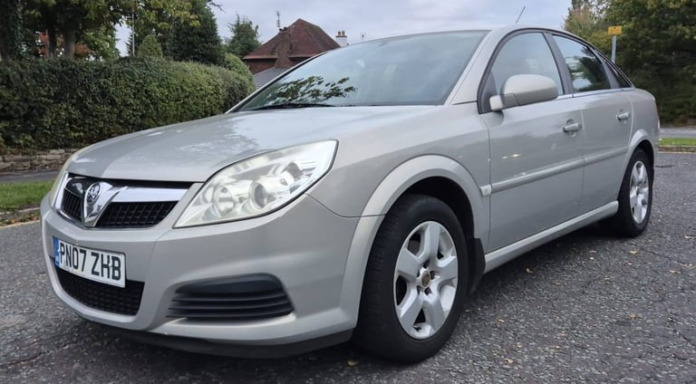 Low mileage, Long term owners, well cared for - 2007 Vauxhall Vectra Exclusiv 1.8 16V Petrol Manual