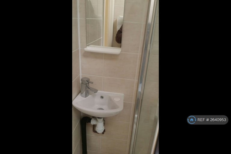 Studio flat in Mitcham Road, Croydon, CR0 (#2640953)