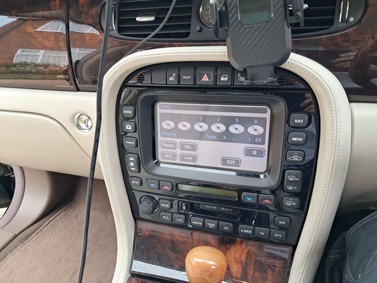 Jaguar XJ 350 SE 3.0 Petrol V6, Metallic Jaguar Racing Green, Full year no advisory MoT