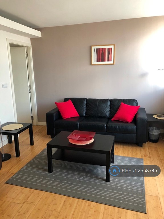 1 bedroom flat in Cross York Street, Leeds, LS2 (1 bed) (#2658745)