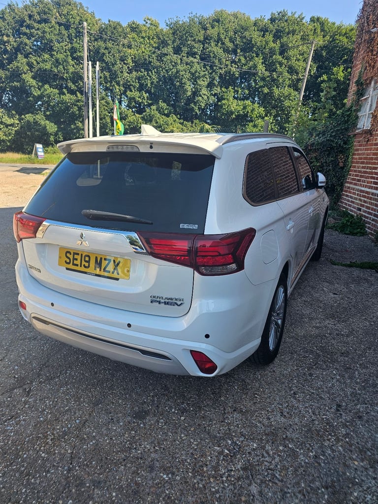 Mitsubishi, OUTLANDER, Estate, 2019, Other, 2360 (cc), 5 doors