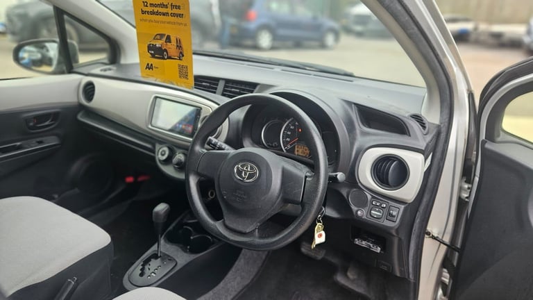2012 Toyota yaris automatic 1.3 petrol