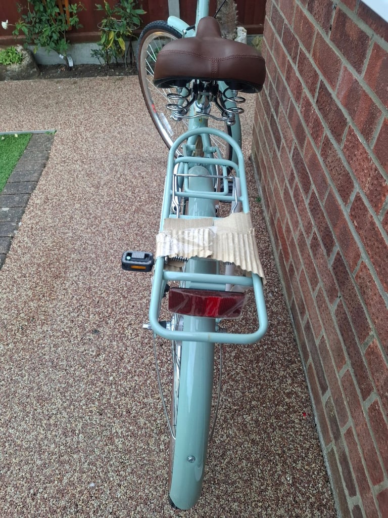 Brand new ladies bicycle, just in time for Christmas.
