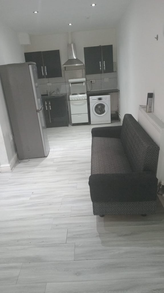 Seperate and Spacious 1 Bed Flat available for Rent in - BD7 3LP