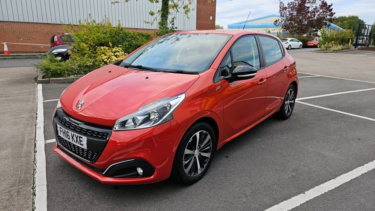 2016 Peugeot 208 1.2 PureTech XS-White 5dr HATCHBACK Petrol Manual