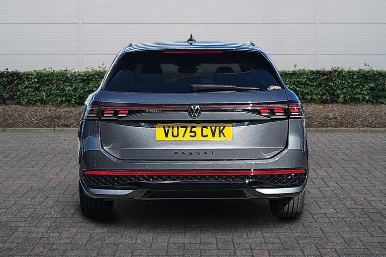 2025 Volkswagen Passat 1.5 eTSI R-Line 5dr DSG Estate Petrol Automatic