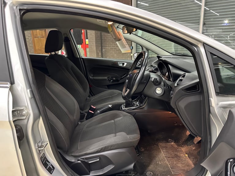 2016 Ford Fiesta 1.0 EcoBoost Zetec 5dr HATCHBACK Petrol Manual
