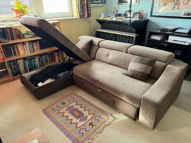 Second-Hand Sofas & Futons for Sale | Gumtree