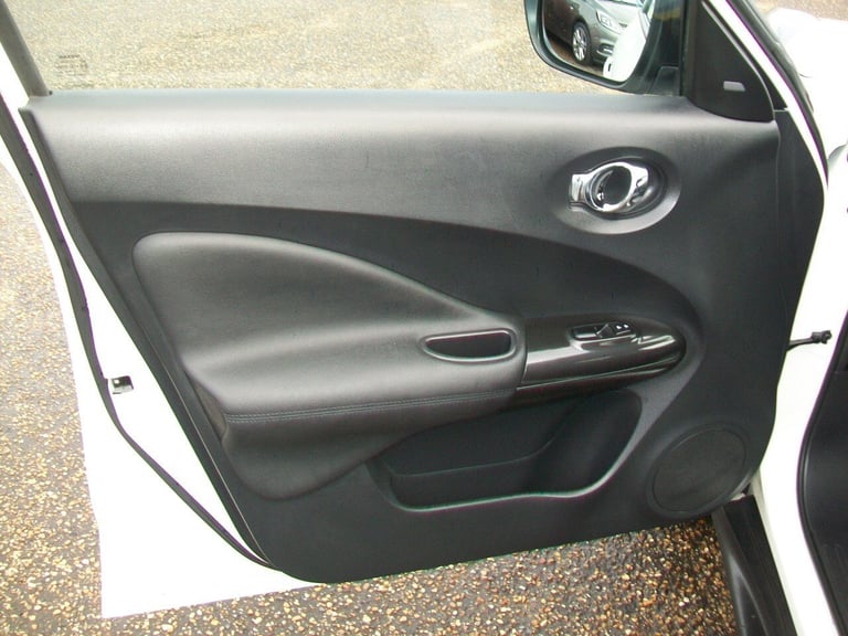 2017 Nissan Juke 1.5 dCi Tekna 5dr, 53,000 miles fsh, Satnav, Leather, Cruise, Heated seats. HATC...