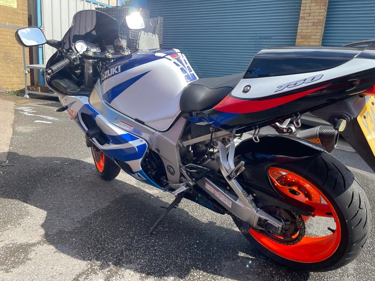 Suzuki, GSX-R, 2001, 749 (cc)