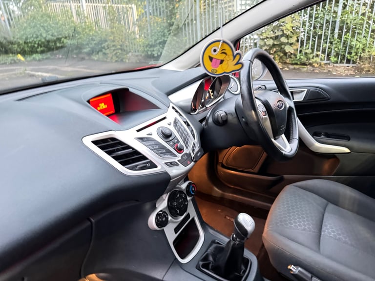 ( 2011 - DIESEL) FORD FIESTA TDCI 1.4*£20 TAX*MOT-1 YEAR *like vauxhall astra corsa focus mazda 2